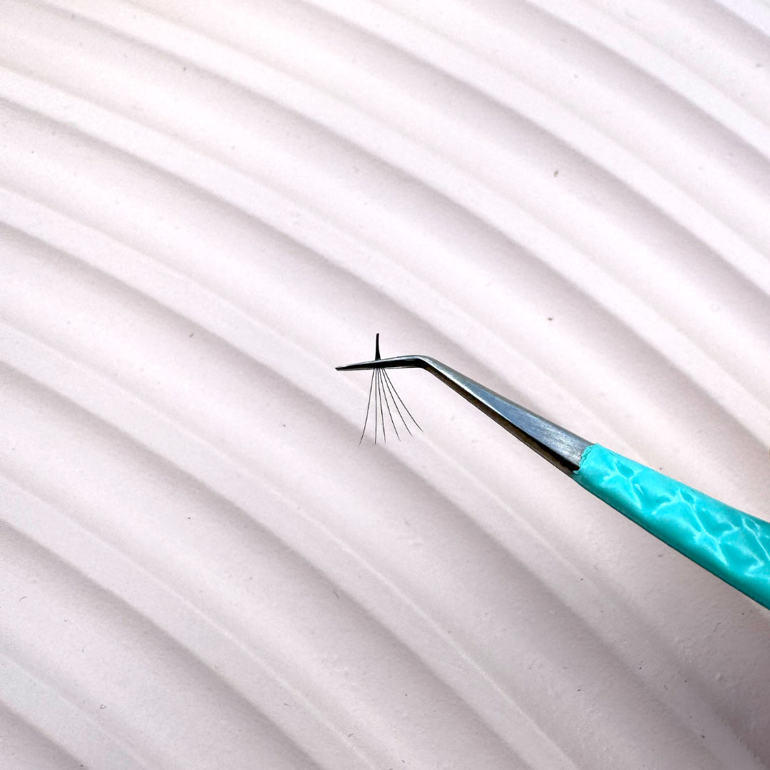 Lash Vision Pro Made Fan with Aqua Green Tweezer